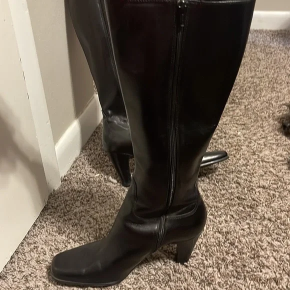 Anne Klein - Black heel dress leather boots - 9 - Picture 3 of 6